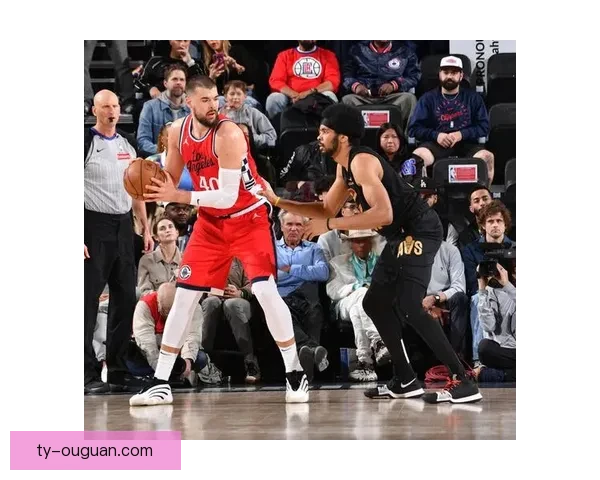 祖巴茨赴步行者搭哈利祖尼尔归来