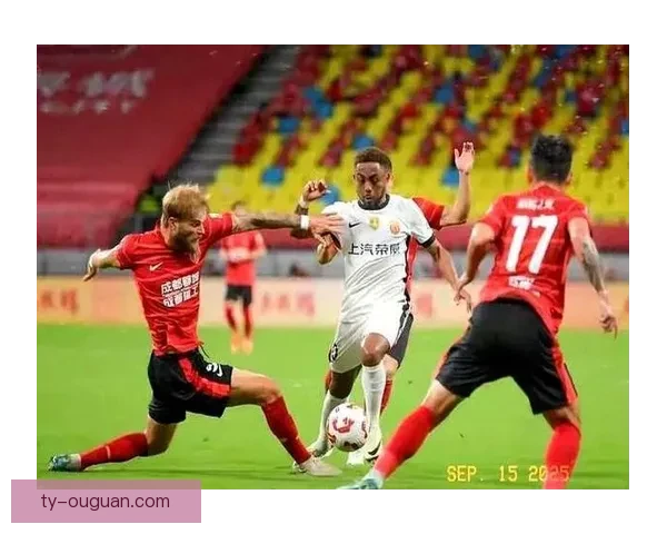 争冠激战让球迷话题更沸腾全城