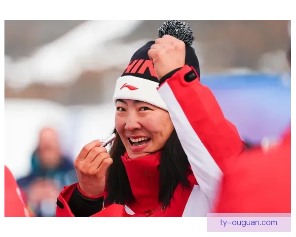 徐梦桃空中技巧夺冠举旗创历史