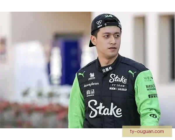 周冠宇与周杰伦墨尔本再度携手迎接F1揭幕战 周冠宇与周杰伦墨尔本再度携手迎接F1揭幕战